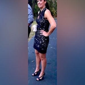 Black sleeveless lace dress